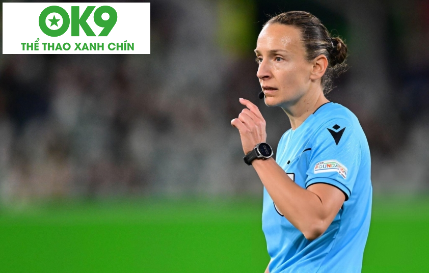 HLV bị treo giò sáu tháng vì hành vi xúc phạm trọng tài nữ. Ảnh minh họa HLV bị treo giò sáu tháng vì hành vi xúc phạm trọng tài nữ. Ảnh minh họa