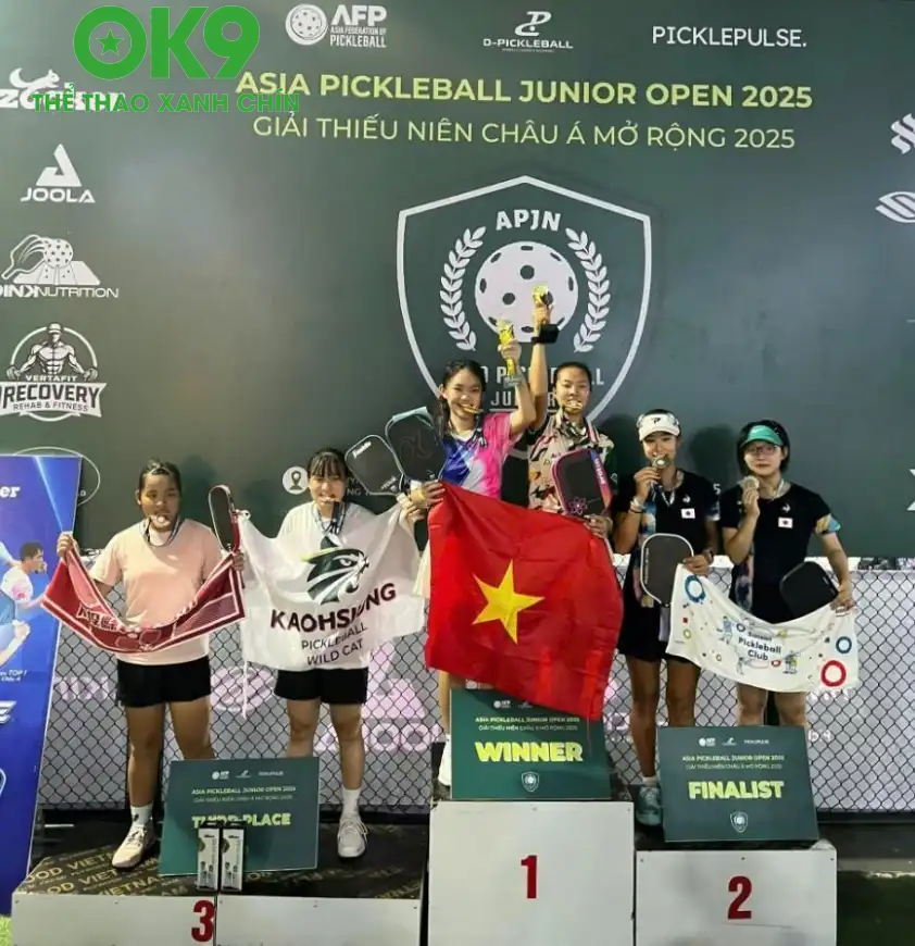 Jolie Lam và Phương Anh thi đấu sự ăn ý trong suốt hành trình vô địch